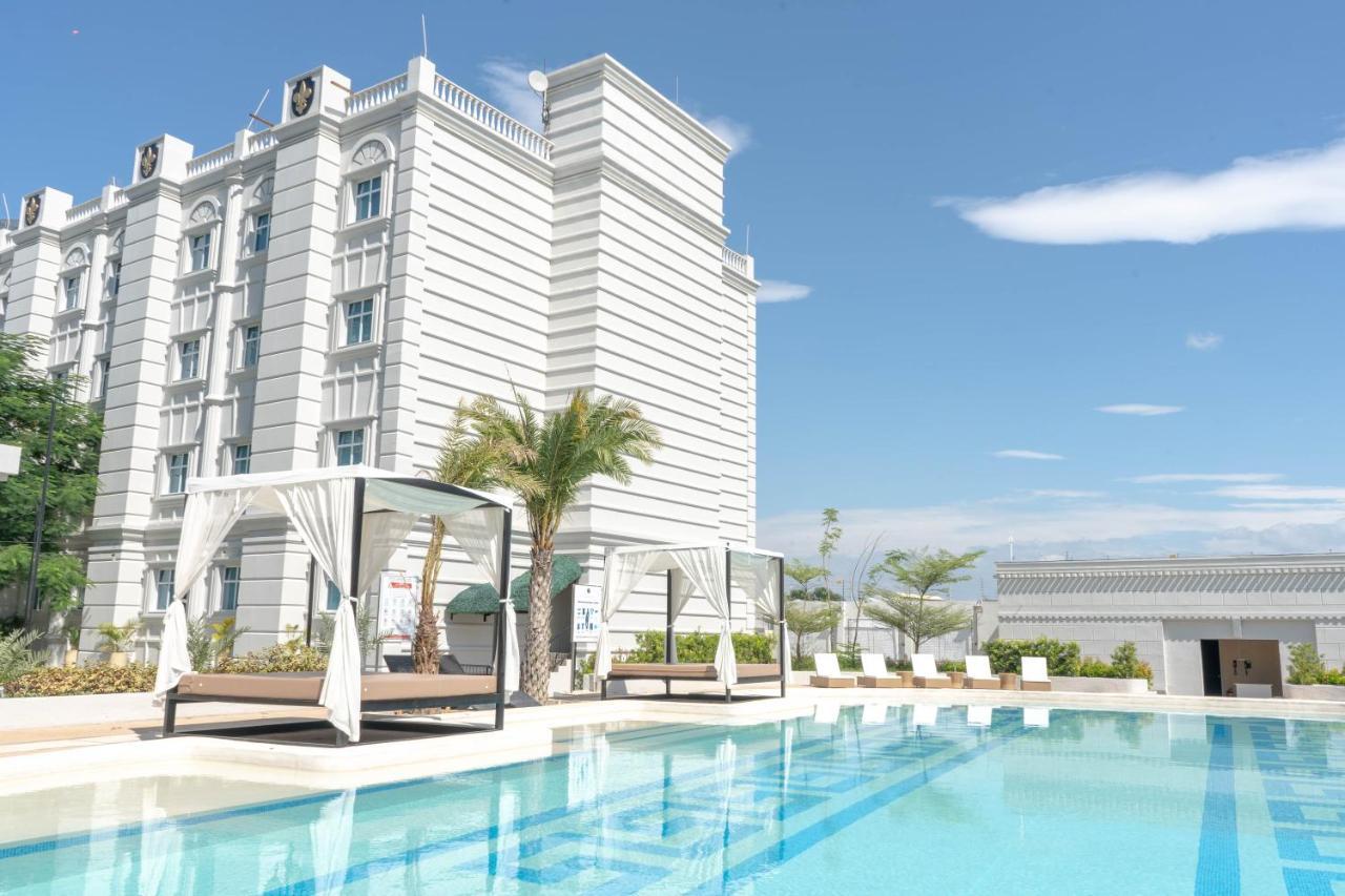 The Monarch Hotel Calasiao Екстериор снимка