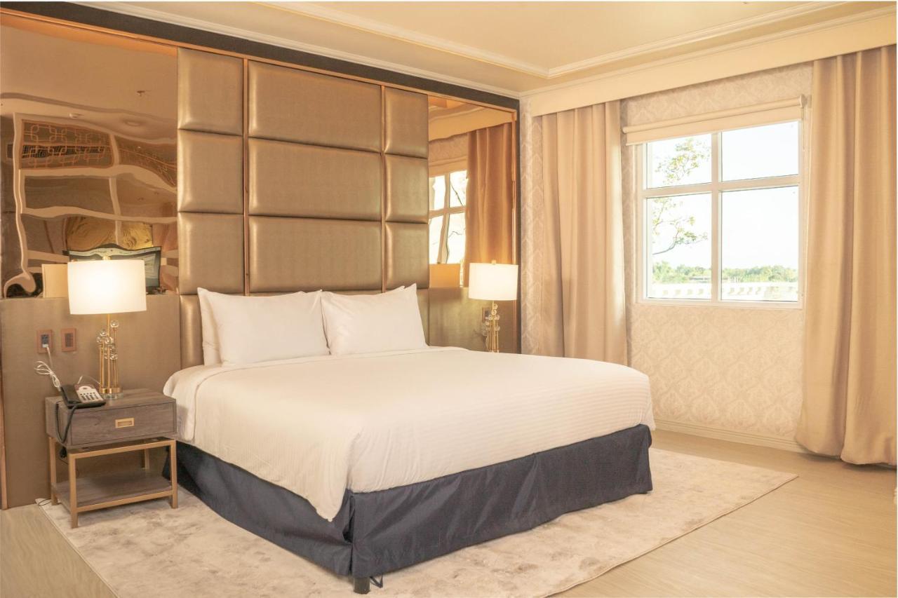 The Monarch Hotel Calasiao Екстериор снимка